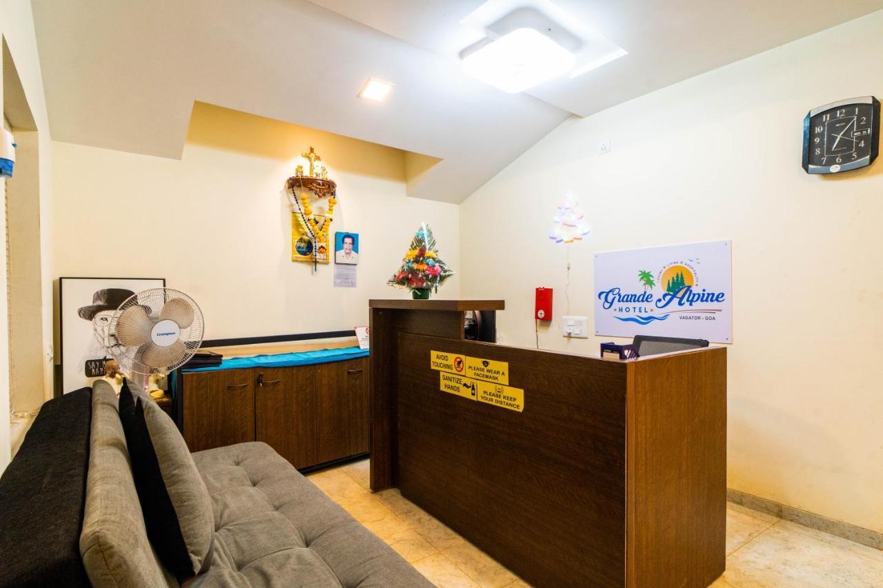 Grande Alpine Hotel Вагатор Экстерьер фото